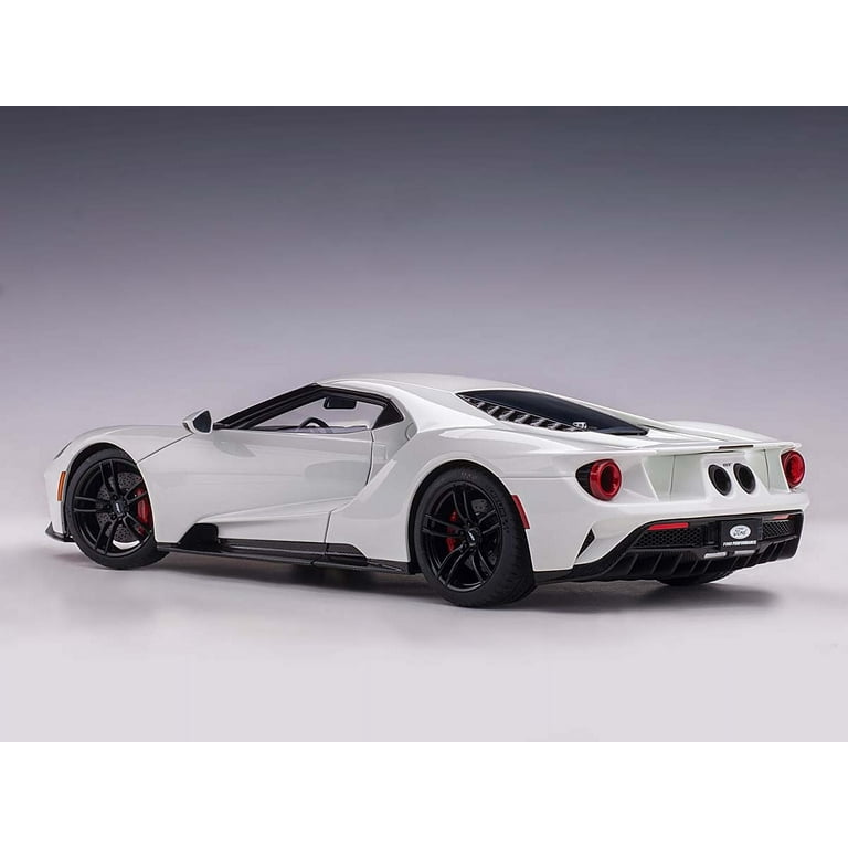 オートアート1/18 フォードGT 2017 (FROZEN WHITE) 1/18 Ford GT Frozen White 2017 Composite Model Car By