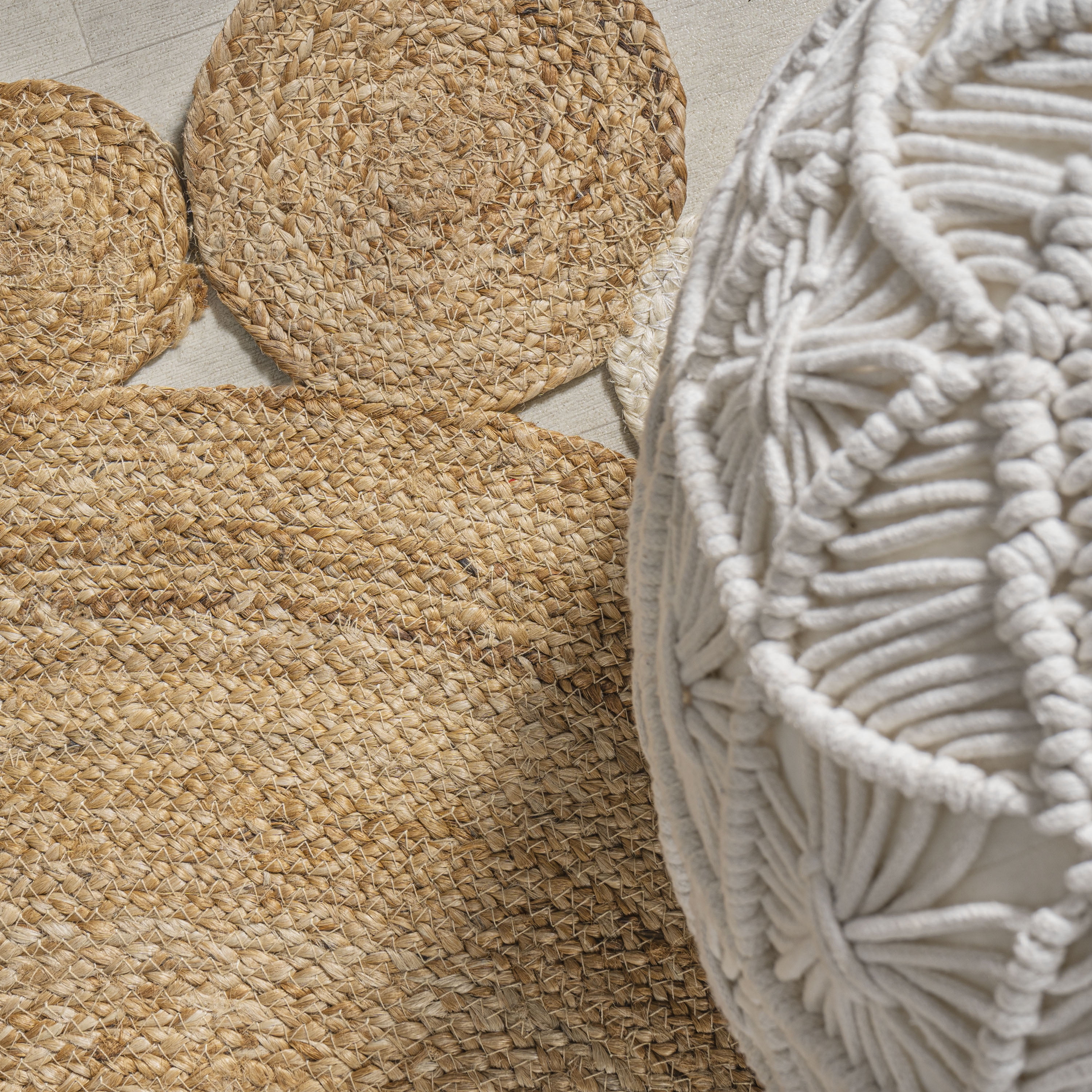 JONATHAN Y ANSA 6' Round Area Rug, Ayana Two-Tone Jute Hippy Circle - Natural/Cream, RNF107A-6R