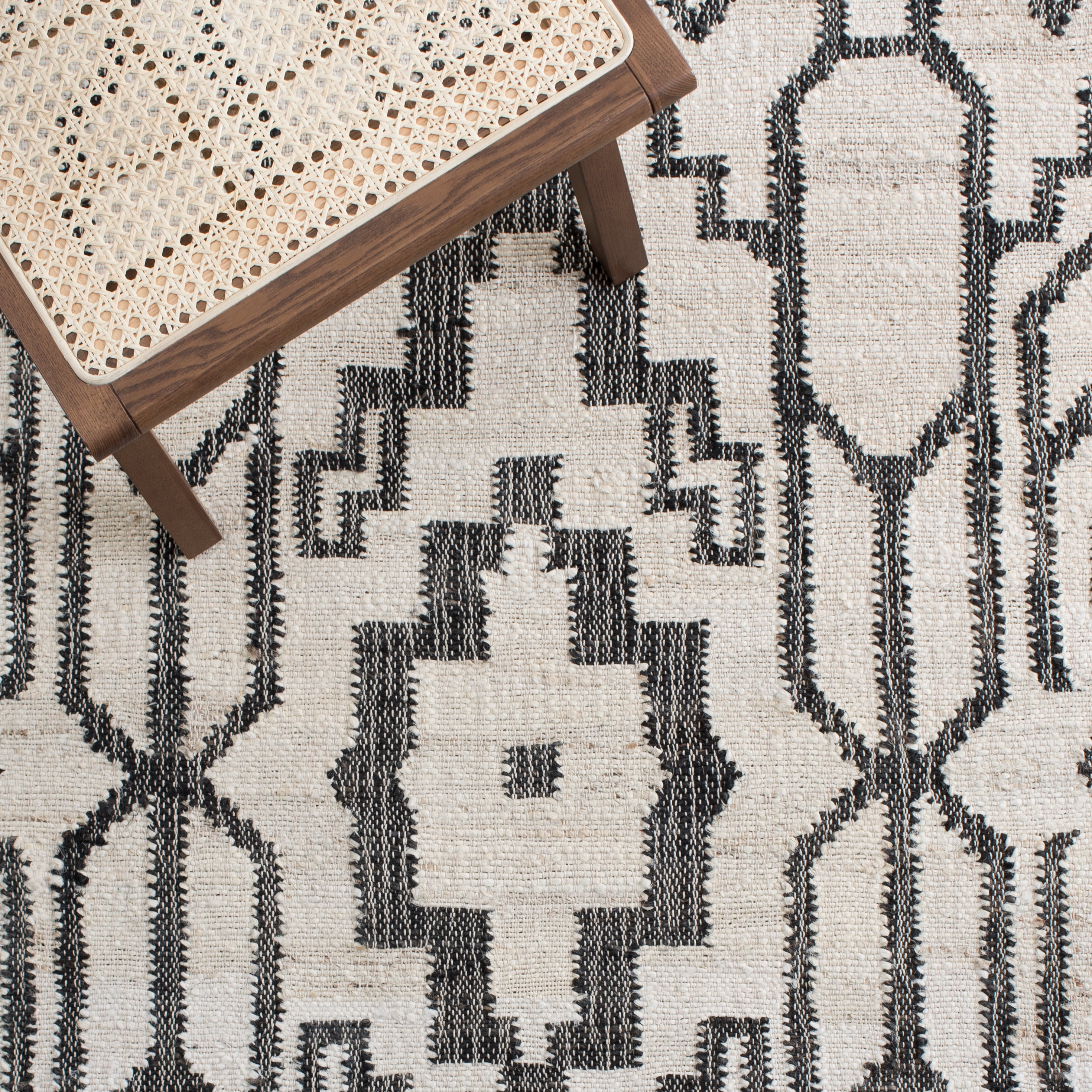 SAFAVIEH Natural Fiber Natalie Geometric Area Rug, Ivory/Black, 3' x 5'