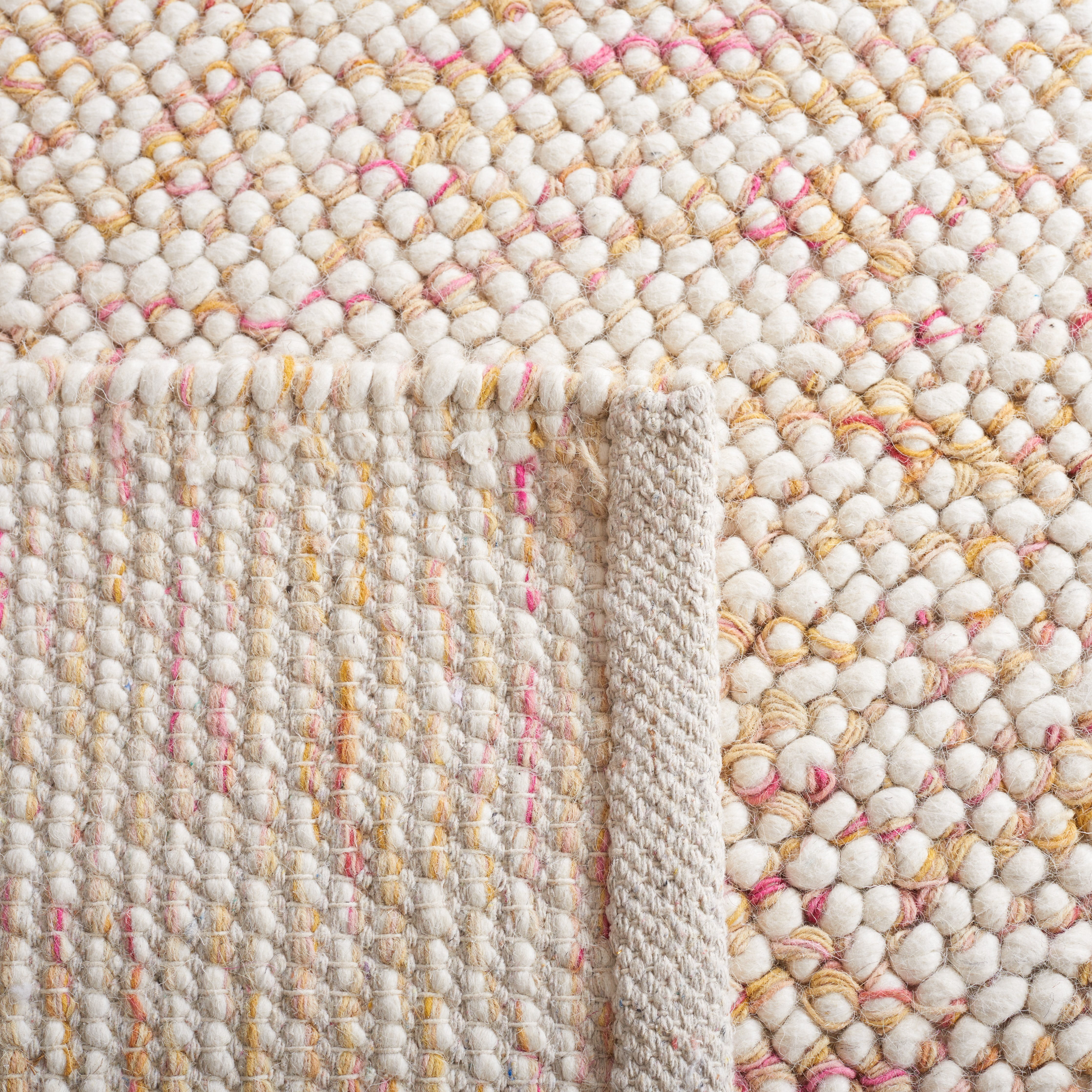 SAFAVIEH Natura Finn Distressed Area Rug, Red/Ivory, 6' x 6' Round