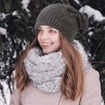 thumbnail image 2 of Pack de 2 gorros de invierno de punto suave y holgado en negro y gris oscuro para mujer y hombre, 2 of 5