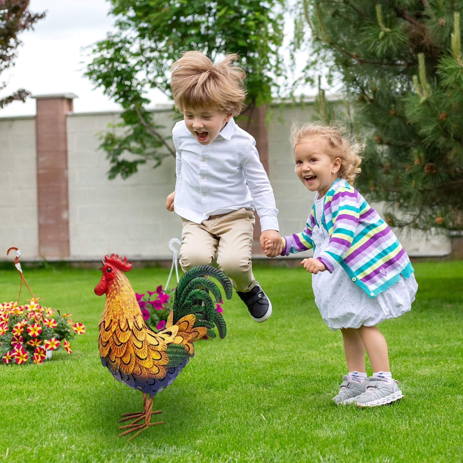 DAMAI Metal Rooster Yard Art Statue - 16 In Outdoor Chicken Statue Decoration For Patio Lawn Garden, 3D Rooster Garden Statues, Chicken Yard Art Sculpture Outdoor Figurines, Metal Chicken Decor