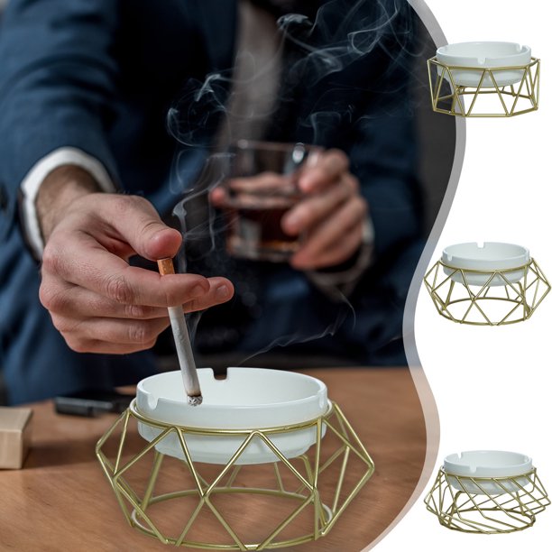 Cenicero hueco de hierro dorado | Adorno decorativo para el hogar, cenicero multiuso o soporte para velas | Artesanía retro de hierro pequeña | 1 pieza | 4.13x4.13x1.97 pulgadas | Decoración rústica