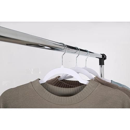 Mainstays 10PK Slim Plastic Hangers, Slim Clothes Hangers for Adult,10 Pack, White, Durable Plastic, Light weight, Space Saving Design