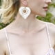thumbnail image 5 of Pendientes de borla Yinane Colgantes de gota en forma de corazón Blanco, 5 of 5