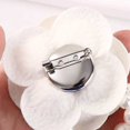 thumbnail image 5 of Broche de flores de camelia de tela coreana, broche de perlas hecho a mano, broche de perlas con borla de perla, broches de joyería de moda Zefei Wu 9024735067962, 5 of 5