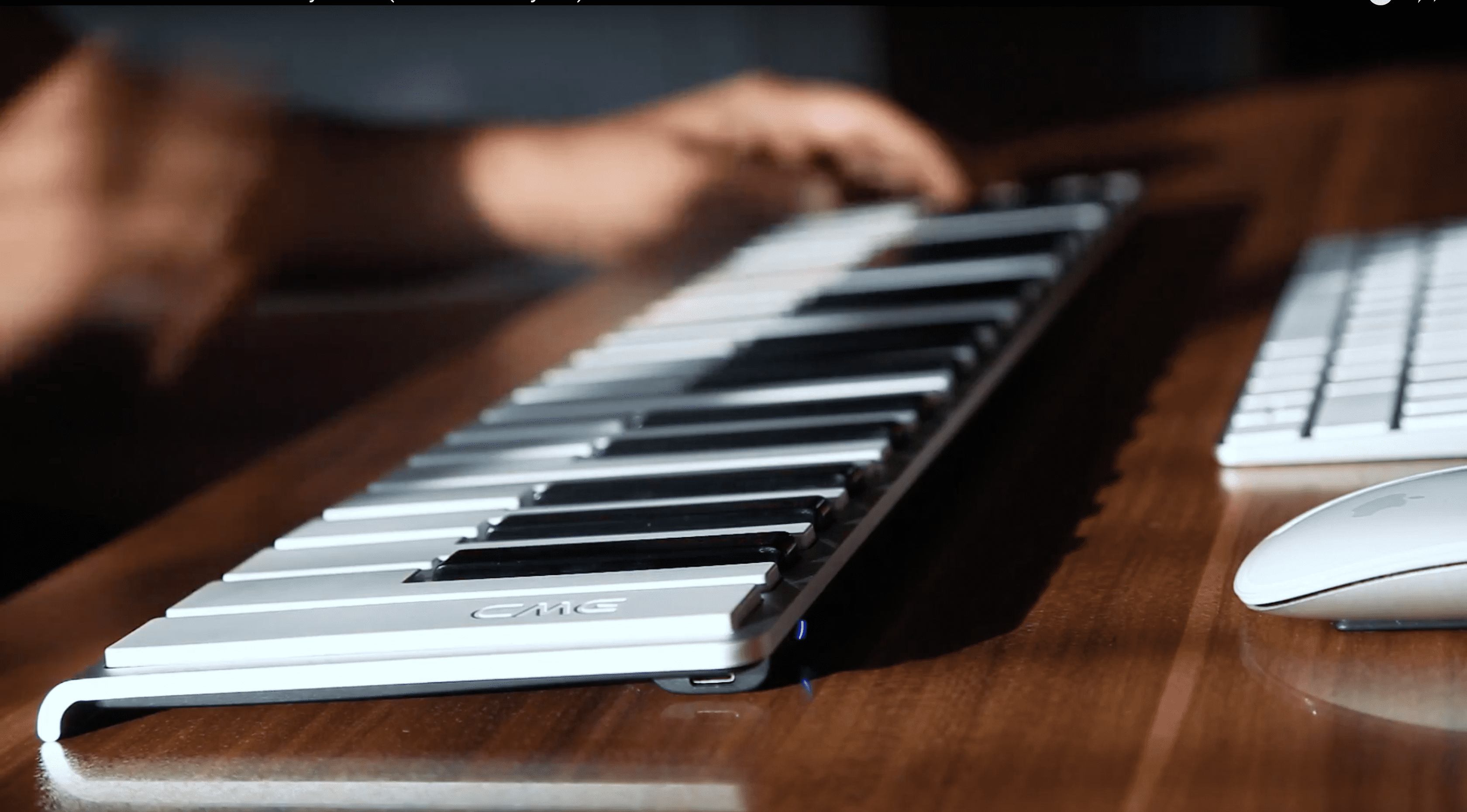 Amazon.com: Xkey 37 Air Bluetooth MIDI Keyboard - Apple