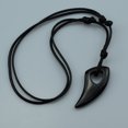 thumbnail image 3 of Collier Pendentif en Forme de Dent de Loup en Acier Inoxydable Tressé Réglable pour Hommes Femmes, 3 of 7