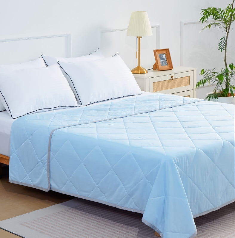 Cooling Comforter Twin Size, Double-Sided Cooling Tech Fabric Blanket for Hot Sleepers and Night Sweats, All-Season Breathable Lightweight Comforter, Light Blue