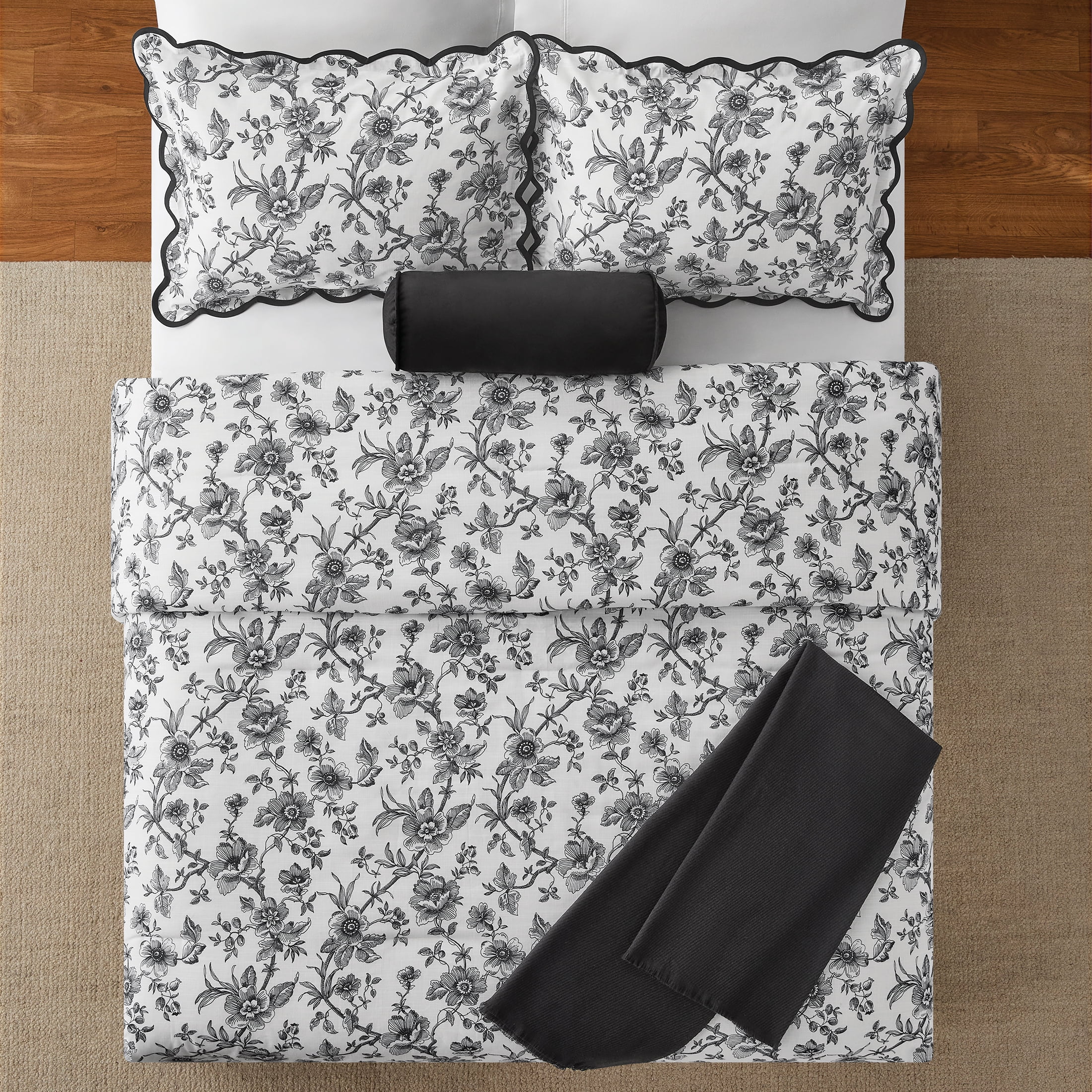 Mainstays Full/Queen Comforter Set, All-Season, 5-Piece, White & Black Floral Scallop
