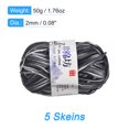 thumbnail image 2 of Uxcell paquete de 5 ovillos de 50g de hilo de mezcla de algodón para ganchillo y tejido en gris y blanco, 2 of 7