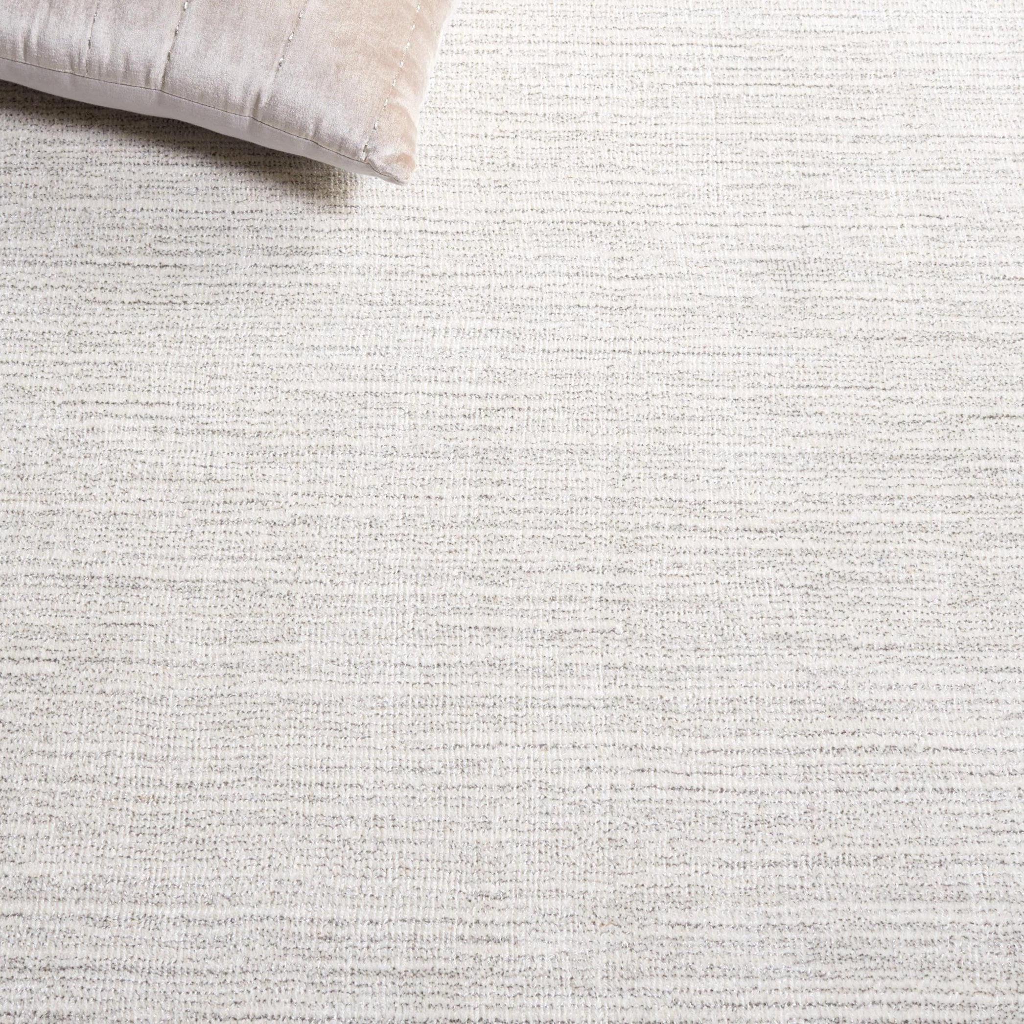 SAFAVIEH Mirage Romayne Distressed Area Rug, Ivory, 5' x 8'