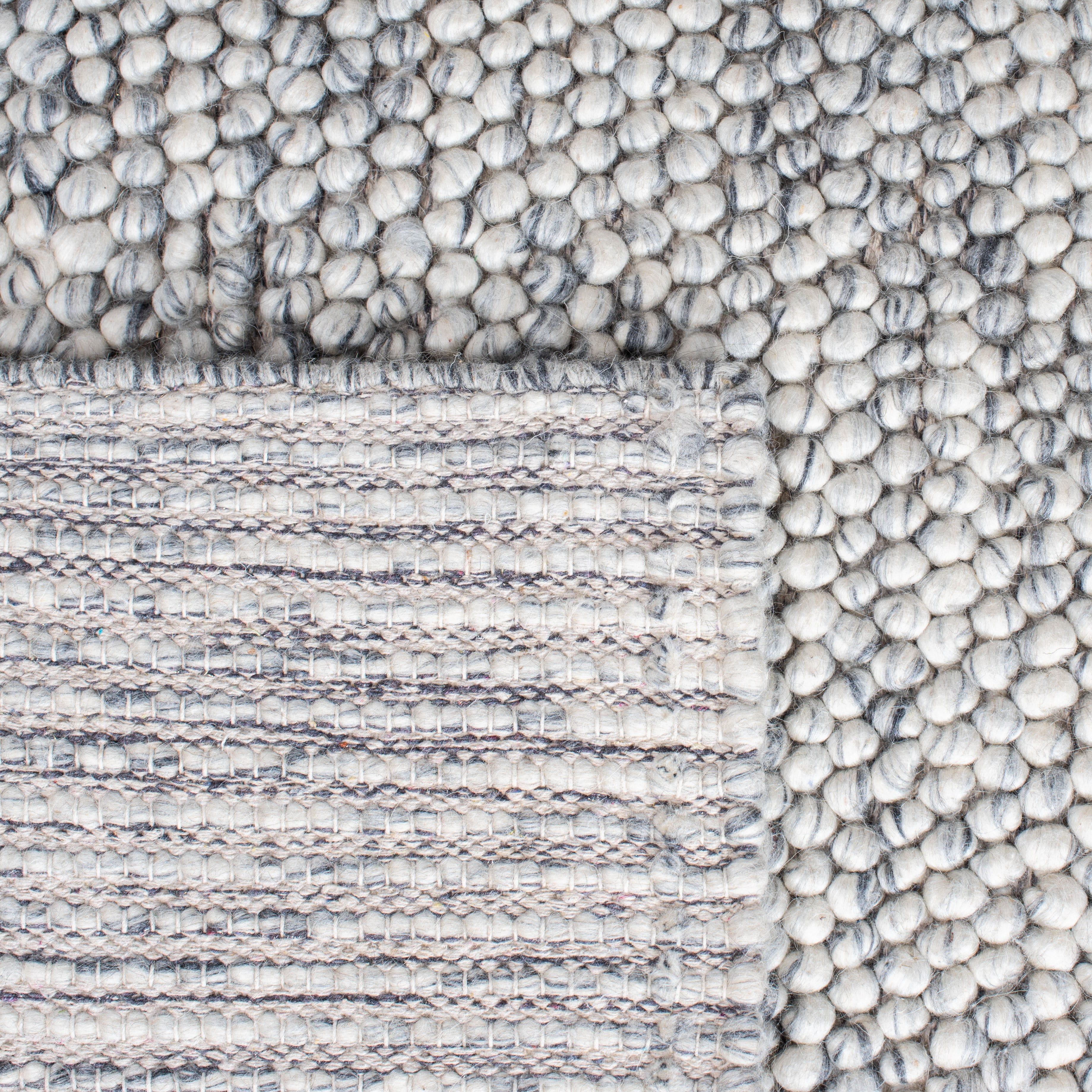 SAFAVIEH Natura Feride Geometric Area Rug, Light Grey/Ivory, 4' x 4' Square - Scandinavian Design, Light Grey & Ivory, Handmade Wool Blend, Ideal for Living Room, Bedroom, Dining Space