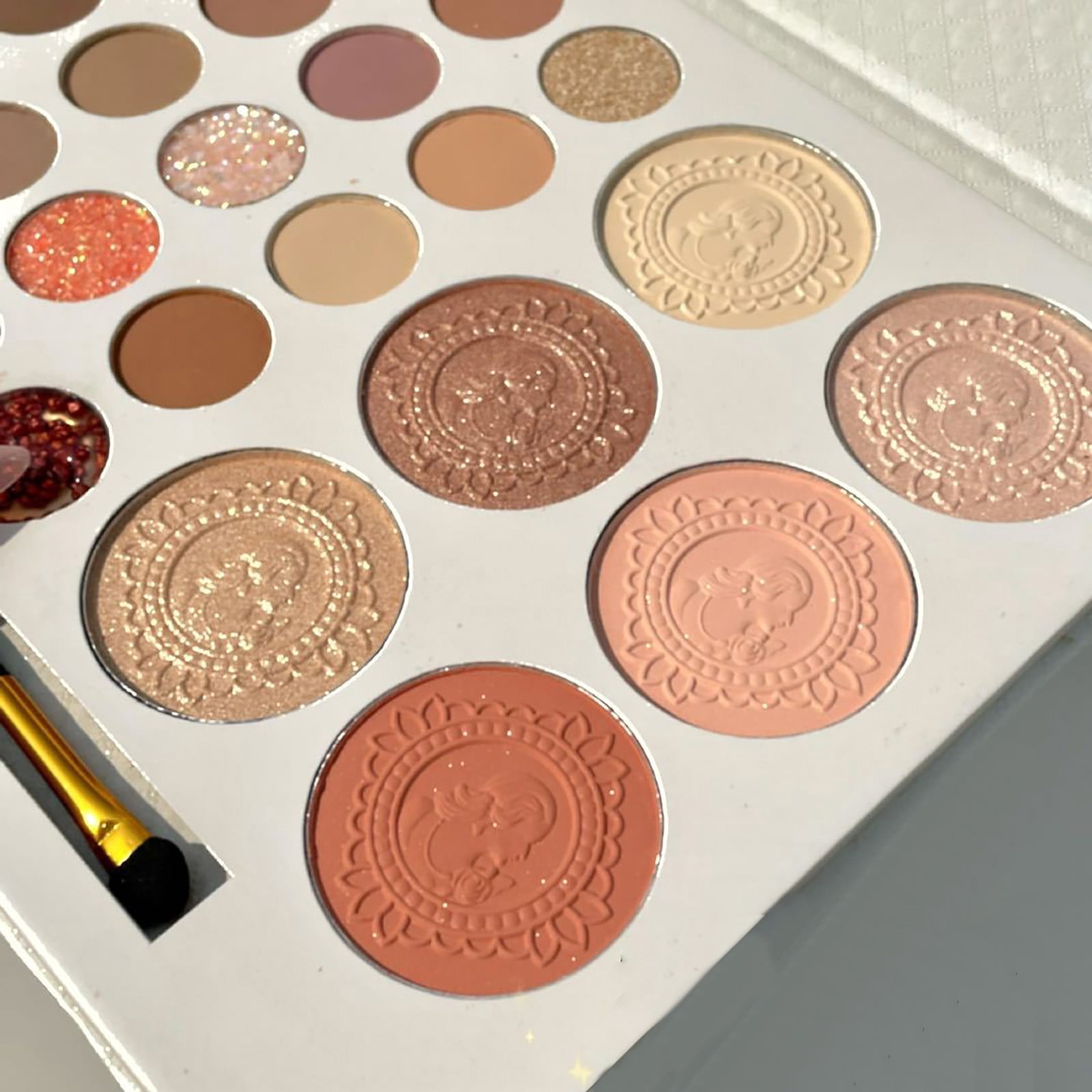 Makeup Studs for Eyes Sparkly Eye Shadow Pallet Scratch Makeup Bling Face Makeup Scientist Eye Pencils Doll Eye Shadow Base Makeup Must Have Hot Highlighter for Eyes Shimmering Sands