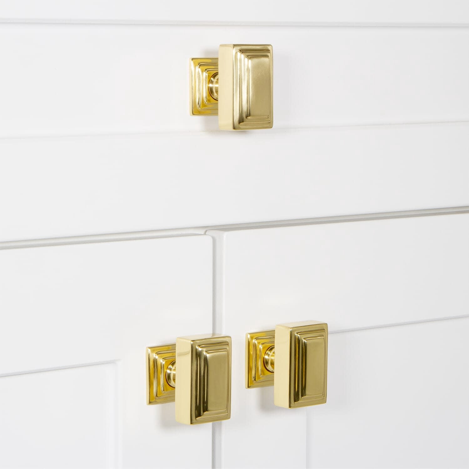 Grandeur 804675 Carre 1-3/4” Crystal Rectangular Emerald Cut Cabinet Knob - Brass