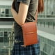thumbnail image 4 of Bolsas para Mujeres Se Oponen Al Robo Bolsa de Teléfono de Cuero Bolsa Linda para Llevar Teléfonos Móviles Bolsa de Llave de Moda Bolsas Pequeñas para Mujeres, 4 of 5