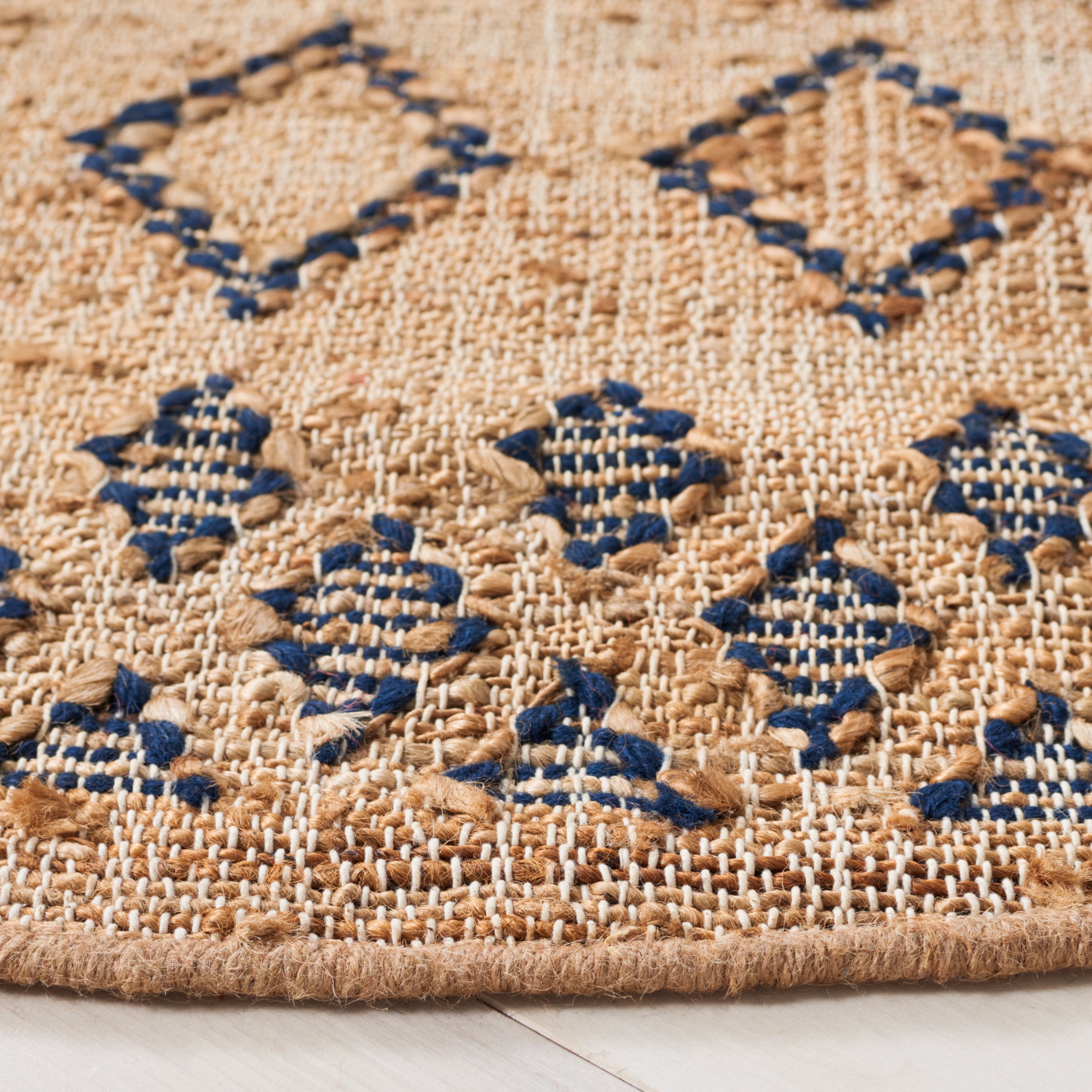 SAFAVIEH Natural Fiber Mia Geometric Area Rug, Blue/Natural, 6' x 6' Round