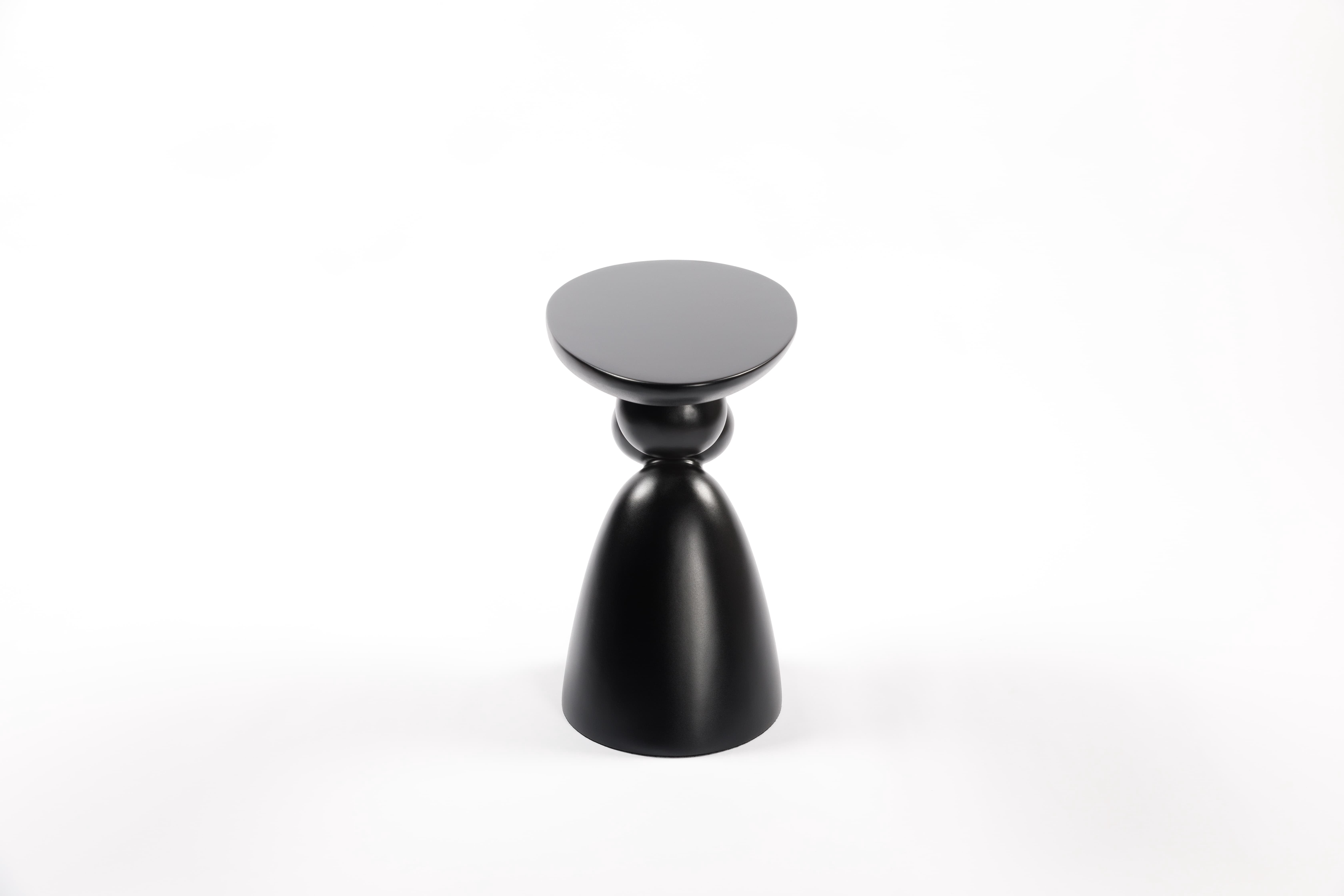 MAYEERTY End Table, Fiberglass Side Table, Modern Minimalist Corner Table, Coffee table with Decoration, Home Decor for Living Room, Bedroom, Guestroom