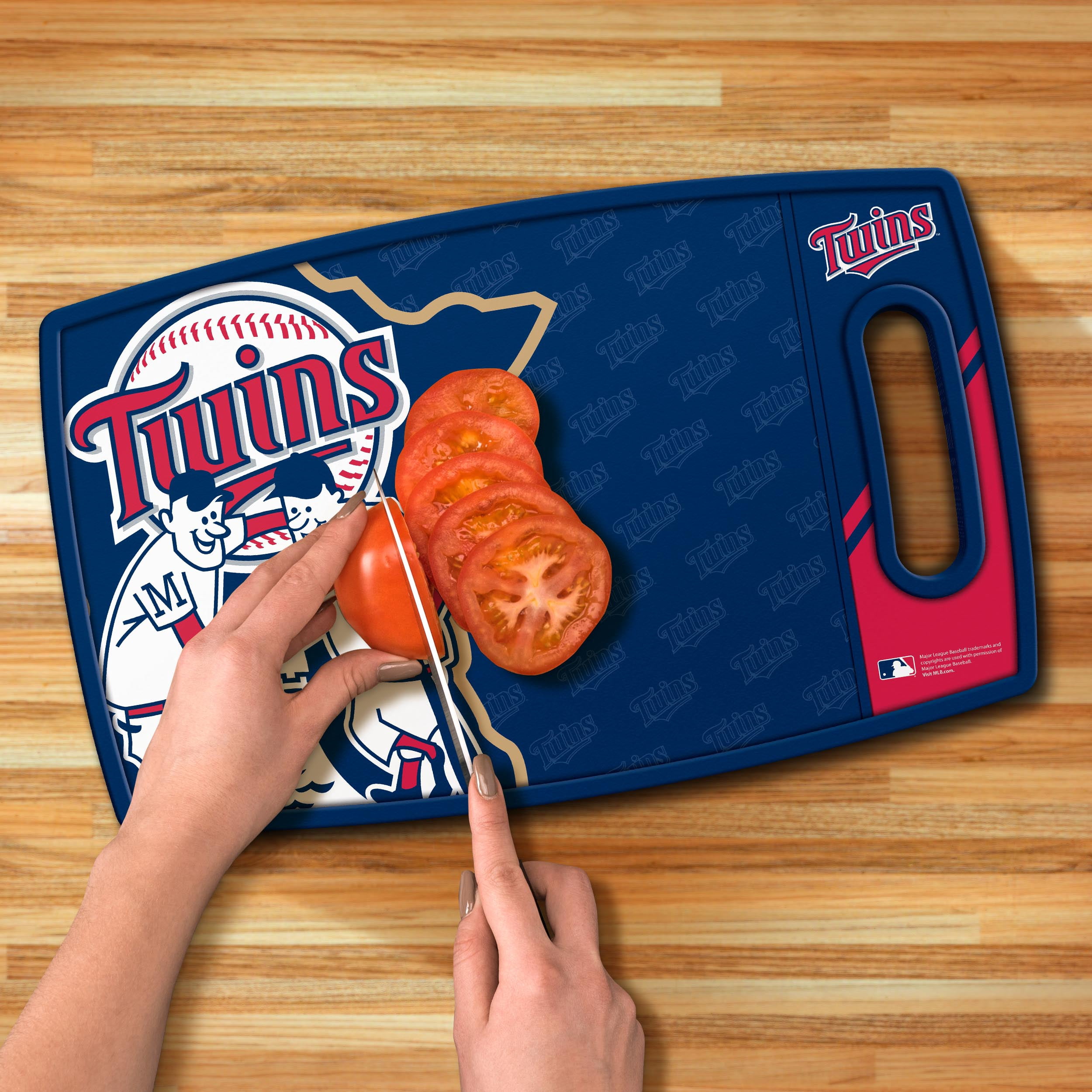 YouTheFan MLB Minnesota Twins Logo Series Cutting Board