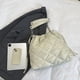 thumbnail image 3 of Bolso Mano Acolchado para Mujer Algodón Hombro () Blanco, 3 of 5