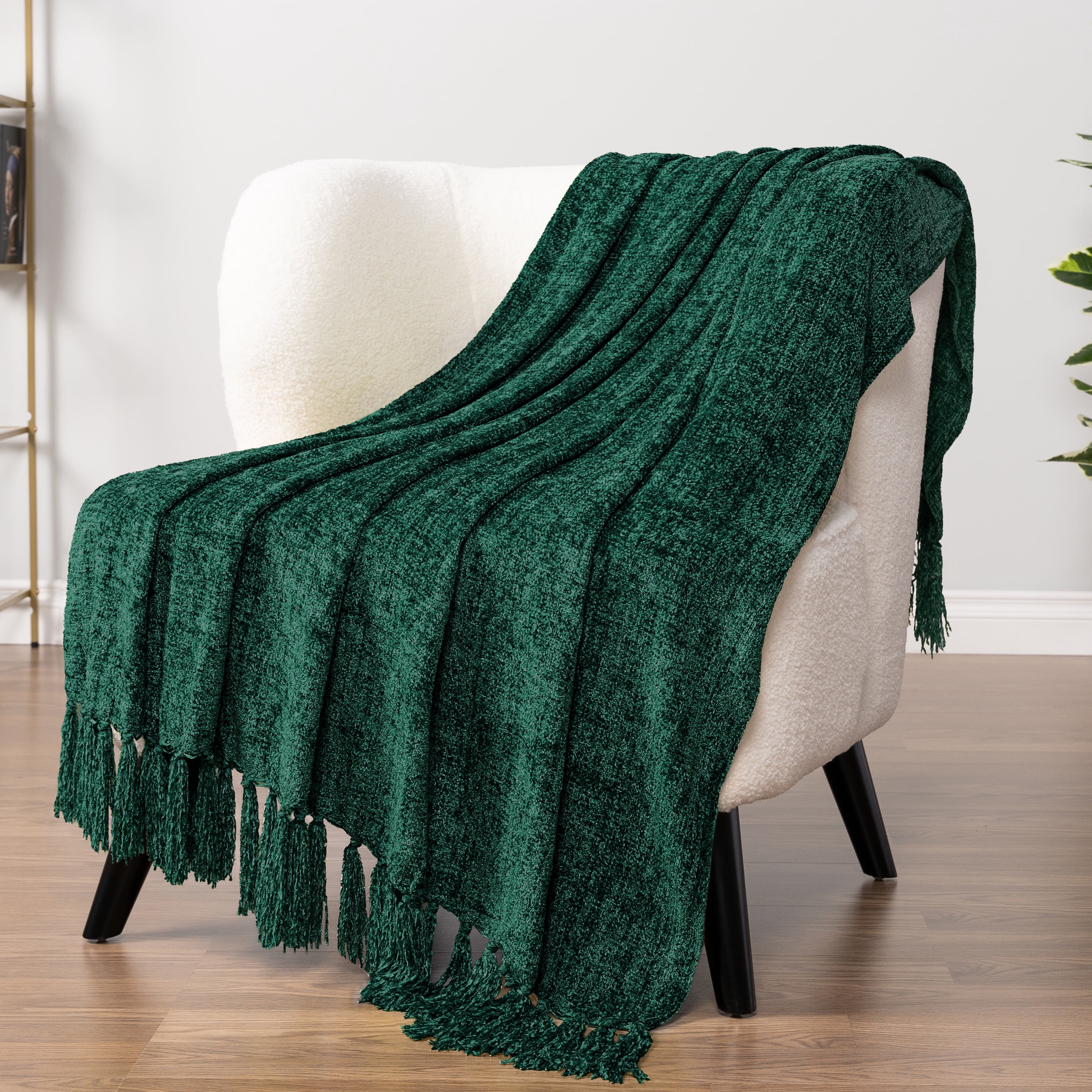 PAVILIA Emerald Green Chenille Throw Blanket for Couch, Soft Forest Green Knit Blanket with Tassel Fringe, Woven Chenille Knitted Decorative Blanket for Sofa Bed Living Room, Decor Gift, 50x60