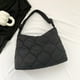 thumbnail image 4 of Bolso de mano acolchado para mujer Bolso acolchado con forma de nube suave Bolso bandolera (Negro), 4 of 8