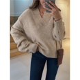 thumbnail image 4 of Suéter de Mujer con Cuello en V, Estilo Oversize, Ideal para Otoño. Tejido de Punto Moderno, Informal y Holgado. Larga. Caqui XL, 4 of 10