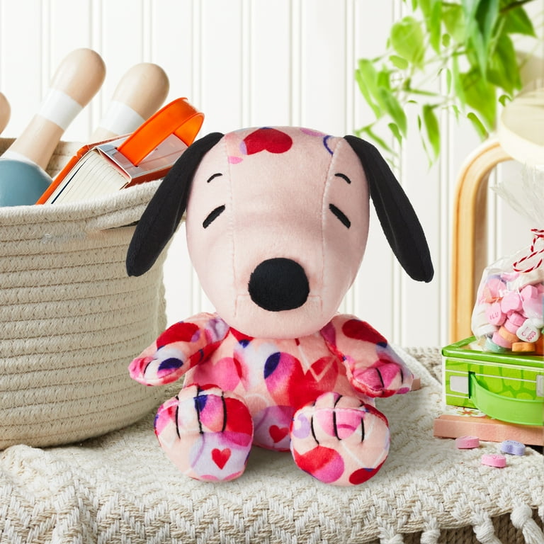 Hallmark Peanuts Valentine's Day Floppy Snoopy Plush Toy (Heart to