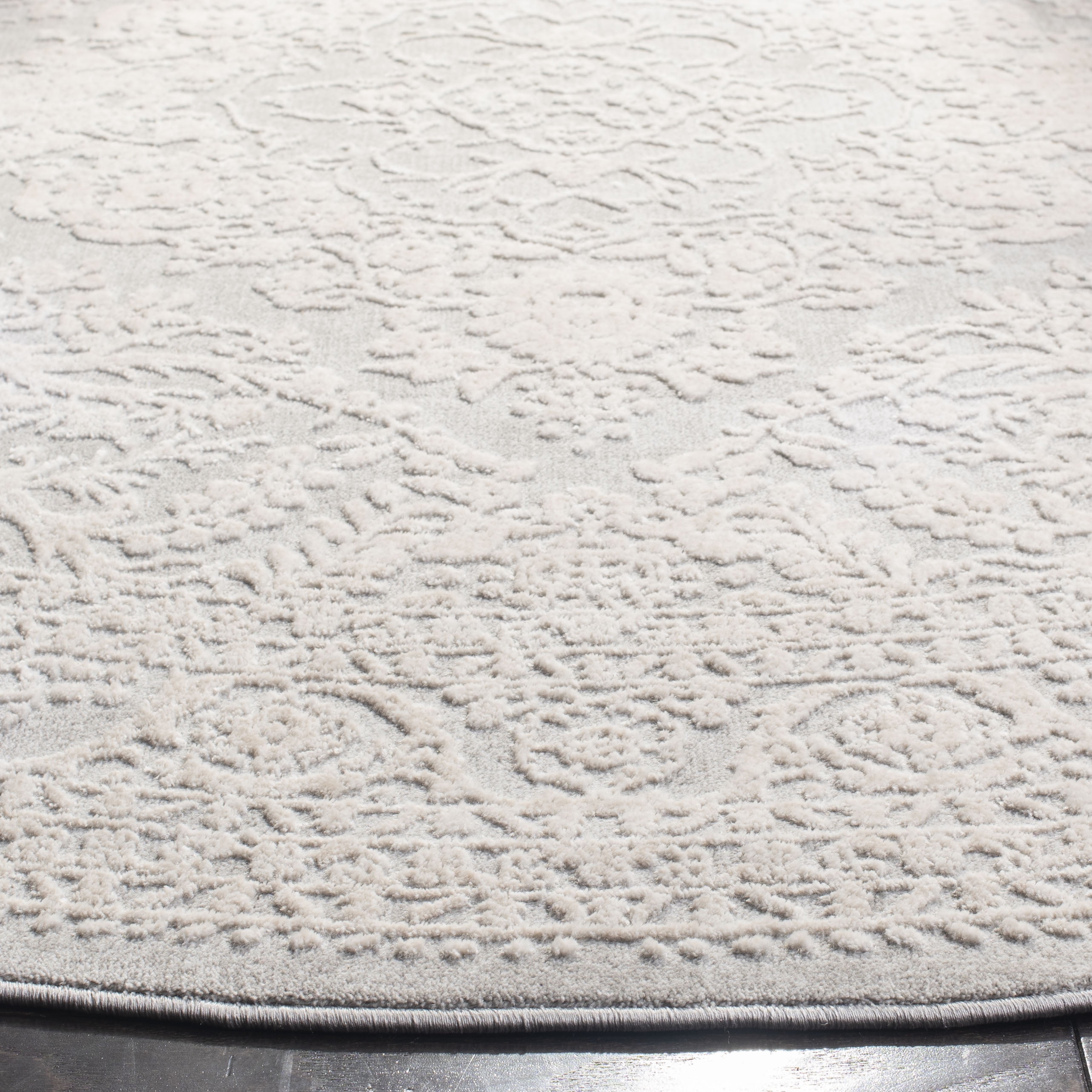 Safavieh Reflection Alayna Oriental Area Rug, Light Gray/Cream, 5' x 5' Round