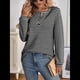 thumbnail image 4 of Camiseta Informal de Punto de Larga con Cuello Redondo y Botones A Rayas para Mujer Negro M, 4 of 9