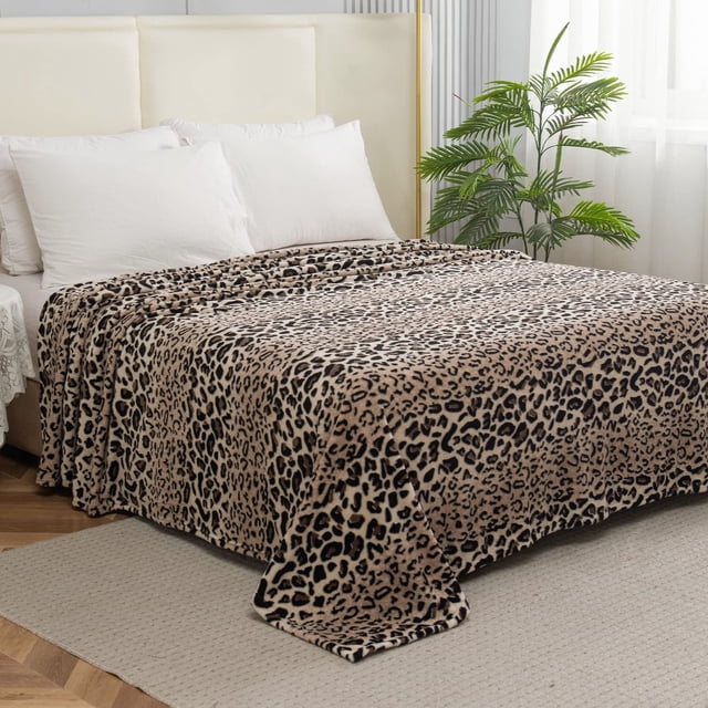 Mocassi Flannel Fleece Throw Blanket, Leopard Print, Lightweight and Cozy Material, All Season Suitable, Full/Queen Size