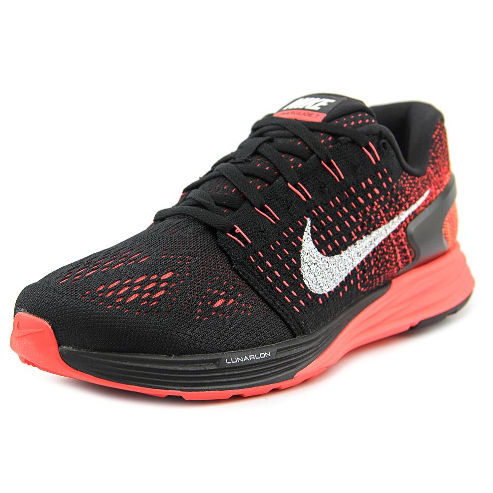 nike round toe sneakers
