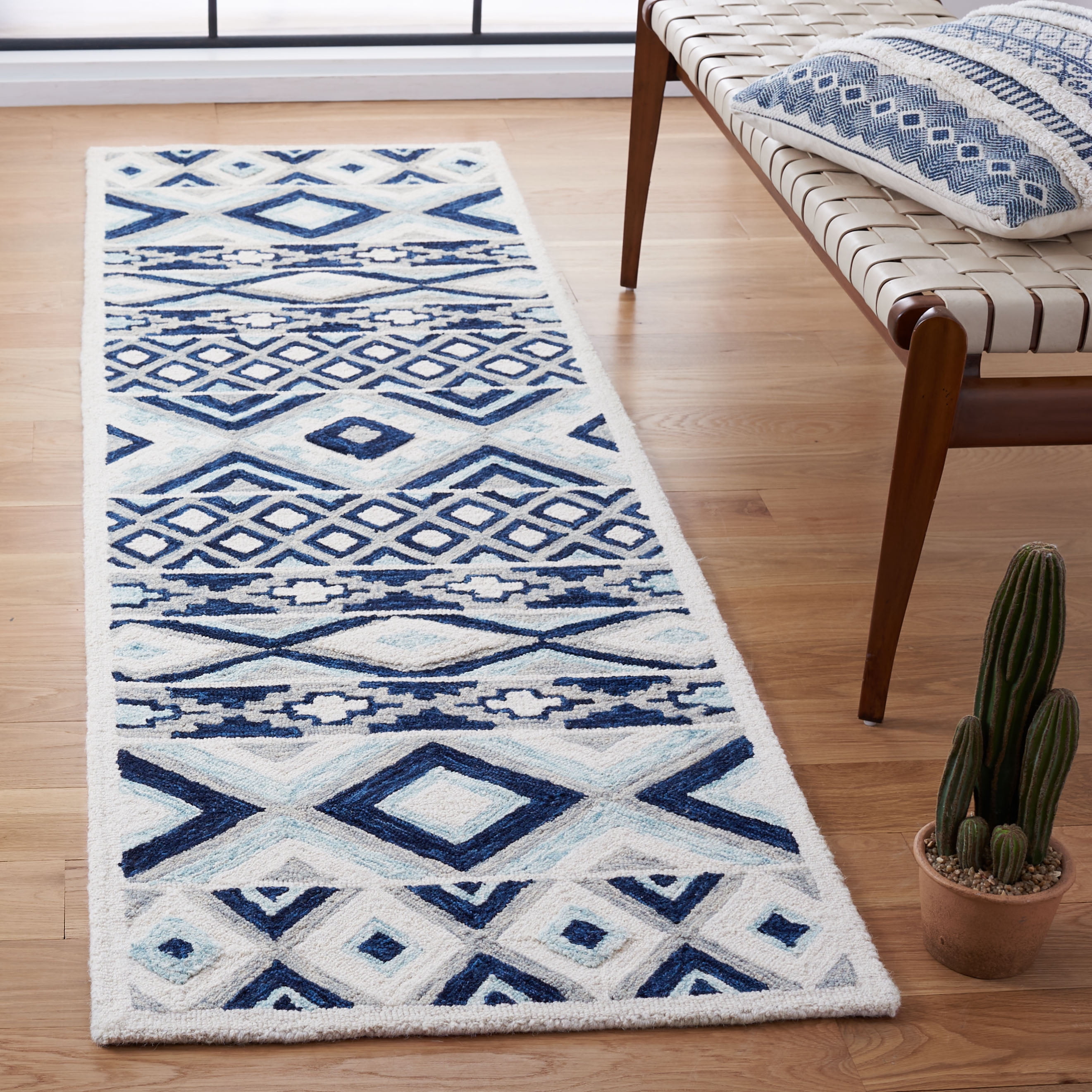 SAFAVIEH Roslyn Lena Geometric Runner Rug, Blue/White, 2'3" x 8'