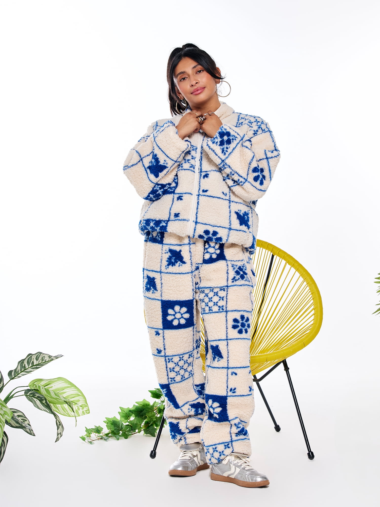 Hija De Tu Madre, Unisex Graphic Jogger, Azulejo, Sizes XS-3XL