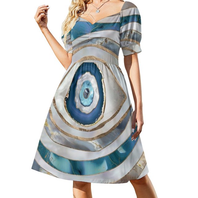 Vestido de hada de manga corta con texturas minerales y dorado de Evil Eye. Vestido de noche elegante y chic de moda para mujer.