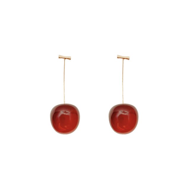 pendientes de cereza transparentes de moda coreana para mujer, pendientes bonitos de cerezas de verano para niñas: par colgante con cerezas rojas transparentes en montura de aleación dorada y barra superior recta, vista frontal sobre fondo blanco; accesorios de moda adecuados para boda o fiesta, color como se muestra; también suelen usarse como complemento en sesiones de fotos.