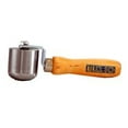 thumbnail image 1 of Eternabond Rouleau de Joint de Toit EB-R125R pour Compresser les Membranes de Toit pour un Joint Efficace; Rouleau à Billes à Extrémité Courbée avec Poignée; Rouleau en Acier; 2-1/2 Pouces de Large; Poignée en Bois, 1 of 4