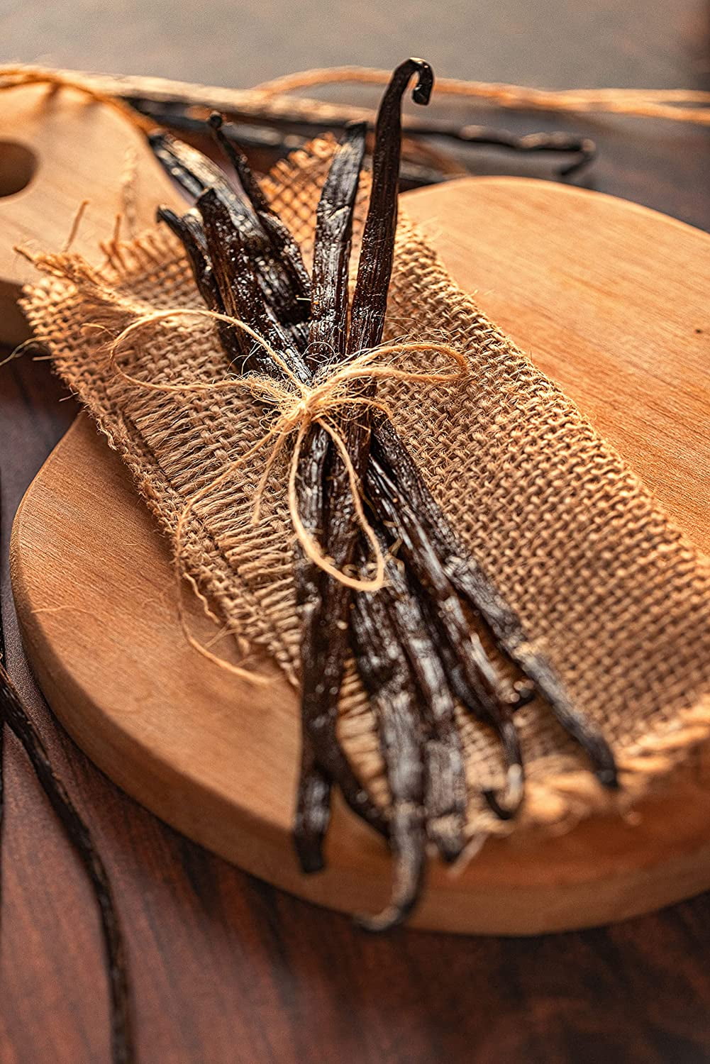 Sri Lankan Vanilla Beans Whole Grade A Vanilla Pods for Homemade Vanilla Extract, Baking, Ice Cream, Flavoring, & Vanilla Powder- 4 OZ