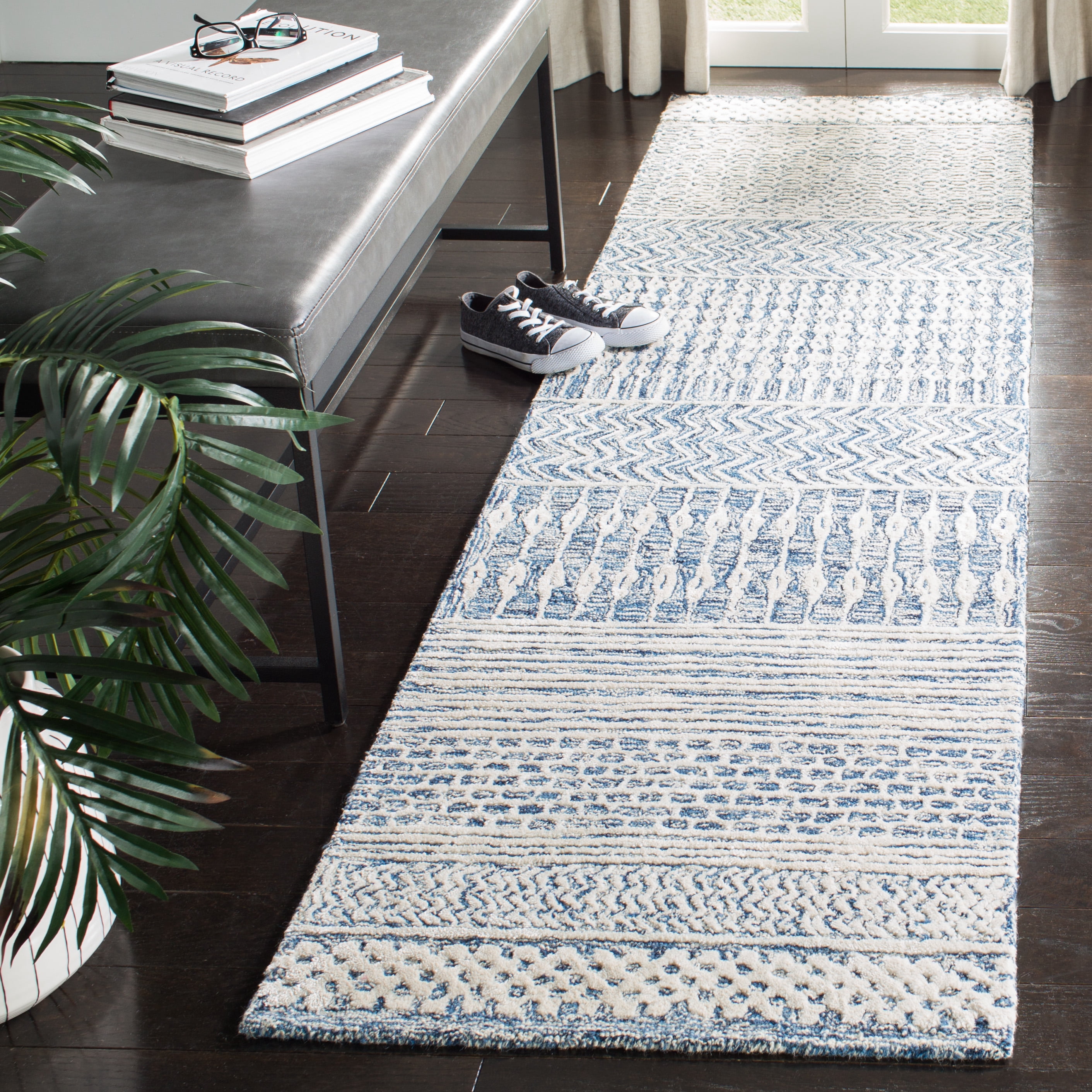 SAFAVIEH Glamour Andreas Geometric Runner Rug, Navy/Ivory, 2'3" x 12'