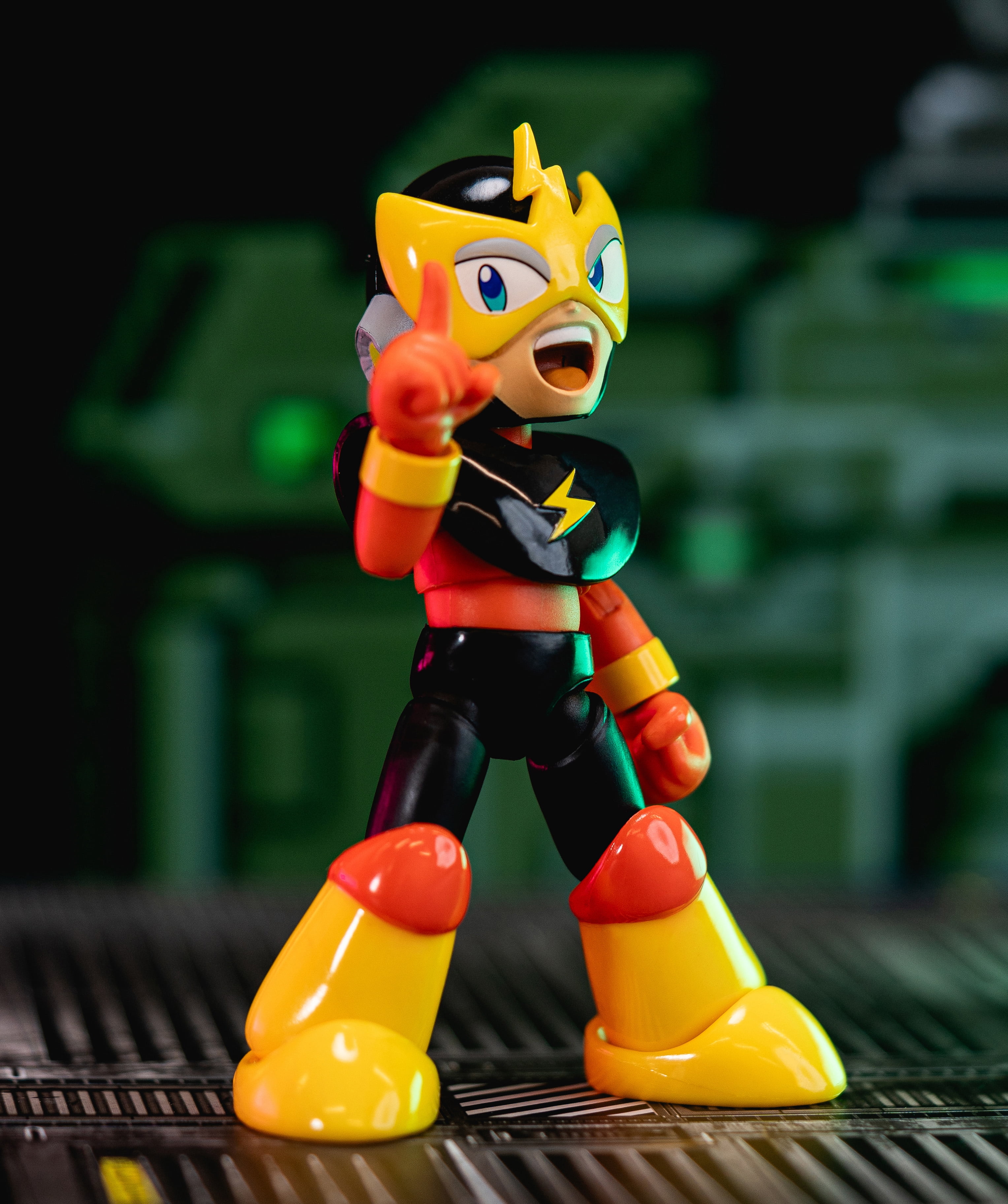 Jada Toys Mega Man 4" Elec Man 1:12 Scale Action Figure, Wave 2 15+ Points of Articulation, Alternate Hands & Head, Lightning Bolt Accessory