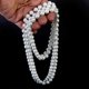 thumbnail image 5 of Collar largo de cadena Yashi con perlas de imitación blancas moda 51335, 5 of 5