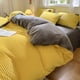 thumbnail image 1 of Juego de cama de cuatro piezas de terciopelo de leche, ropa de cama de clase A con forro polar, sábana de terciopelo coral de tres piezas, funda de edredón, funda de edredón de franela para invierno, 1 of 4