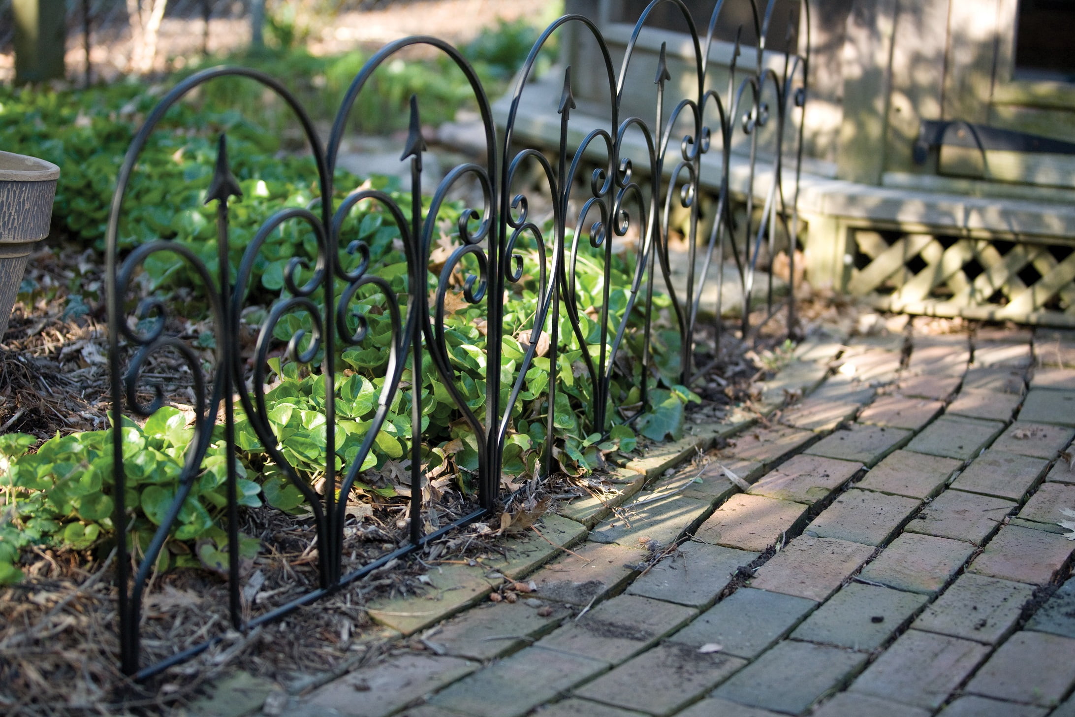 Panacea 87405-4, Set of 4 Steel Garden Border Edging Panels, Scroll & Finial, Black, 31" H