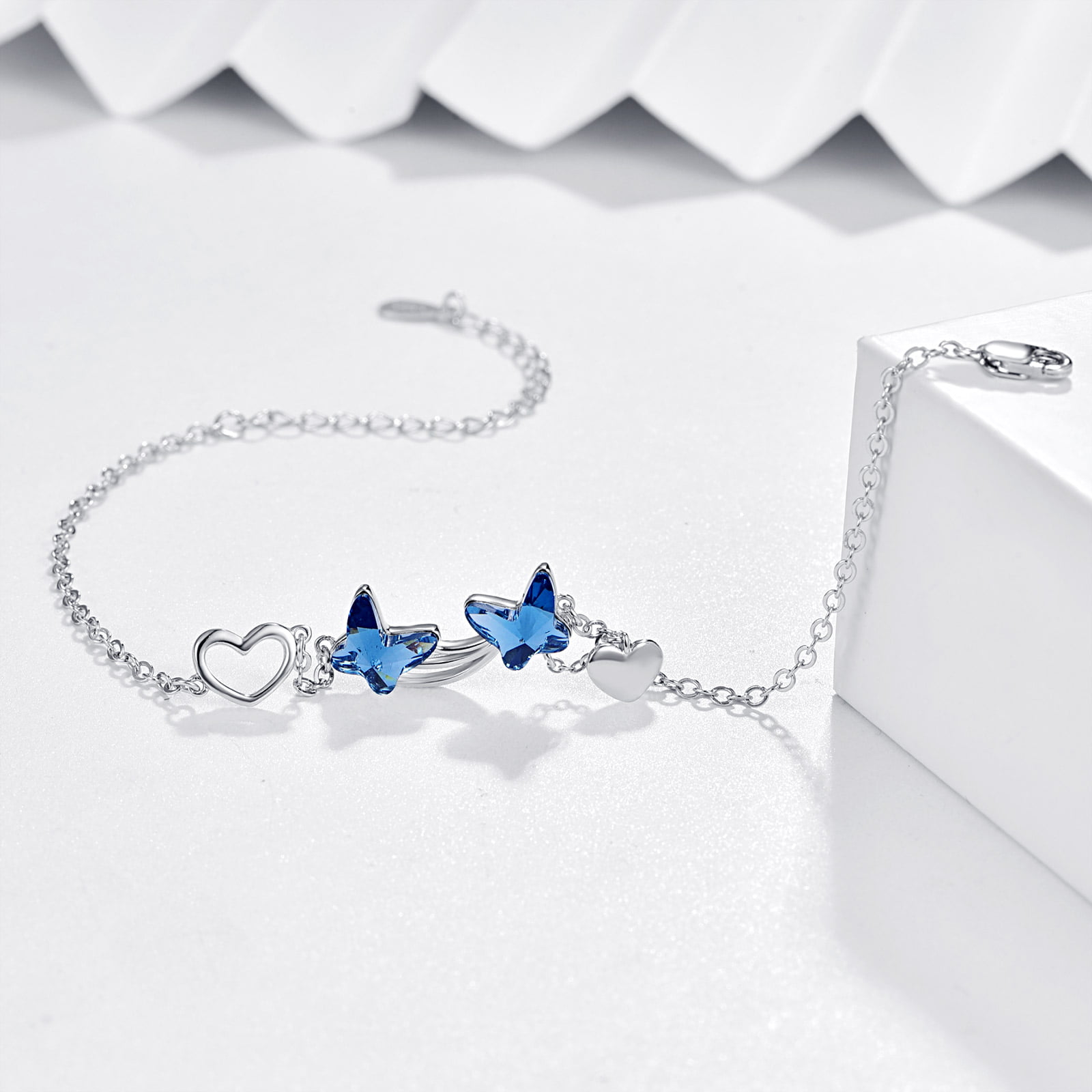 Valenica Chain Bracelet with Heart Charm – KALOI Fine Jewelry™