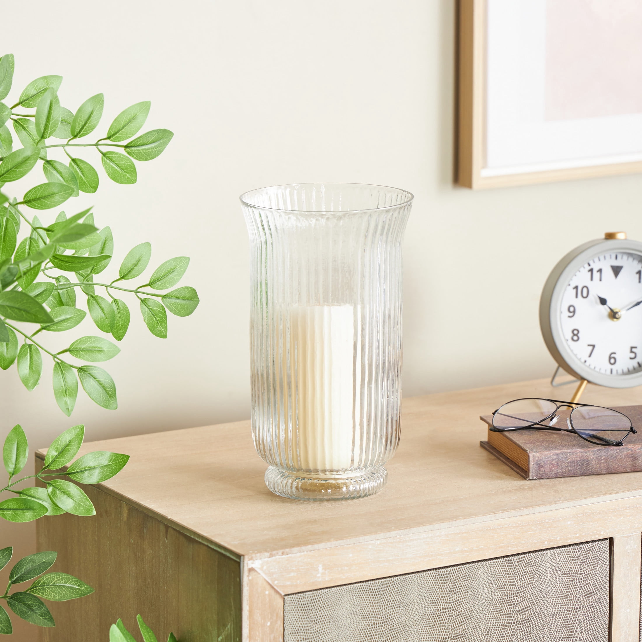 DecMode Glass Ribbed Fluted Candle Holder