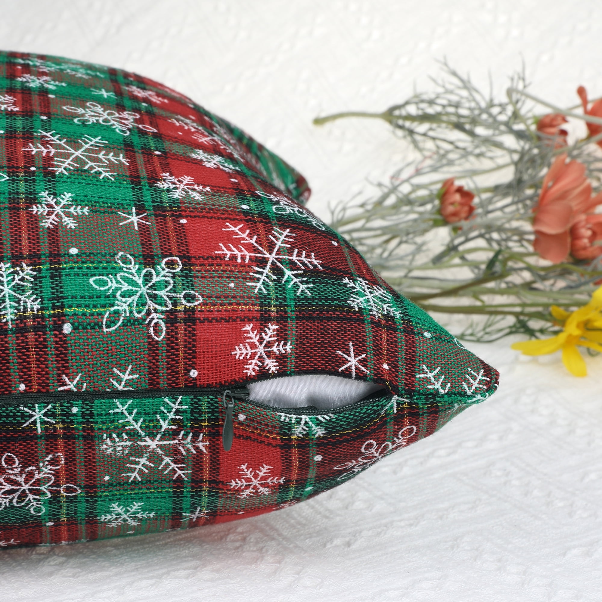 Unique Bargains Festive Plaid Snowflake Decorative Throw Pillow Covers Set of 2 for Home Green Snowflake 18" x 18"
