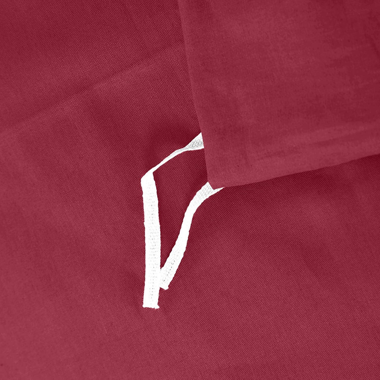 Nestl Bedding 7-Piece King Duvet Cover and Bed Sheet Set - Includes Duvet Cover, Flat Sheet, Fitted Sheets, 2 Pillowcases and 2 Pillow Shams - Complete Luxury Soft Microfiber Bedding Set, Burgundy Red
