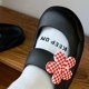 thumbnail image 5 of Zapatillas de ducha, sandalias deslizantes, sandalias deslizantes de ducha suaves y gruesas, sandalias deslizantes, respuesta rápida, 5 of 5