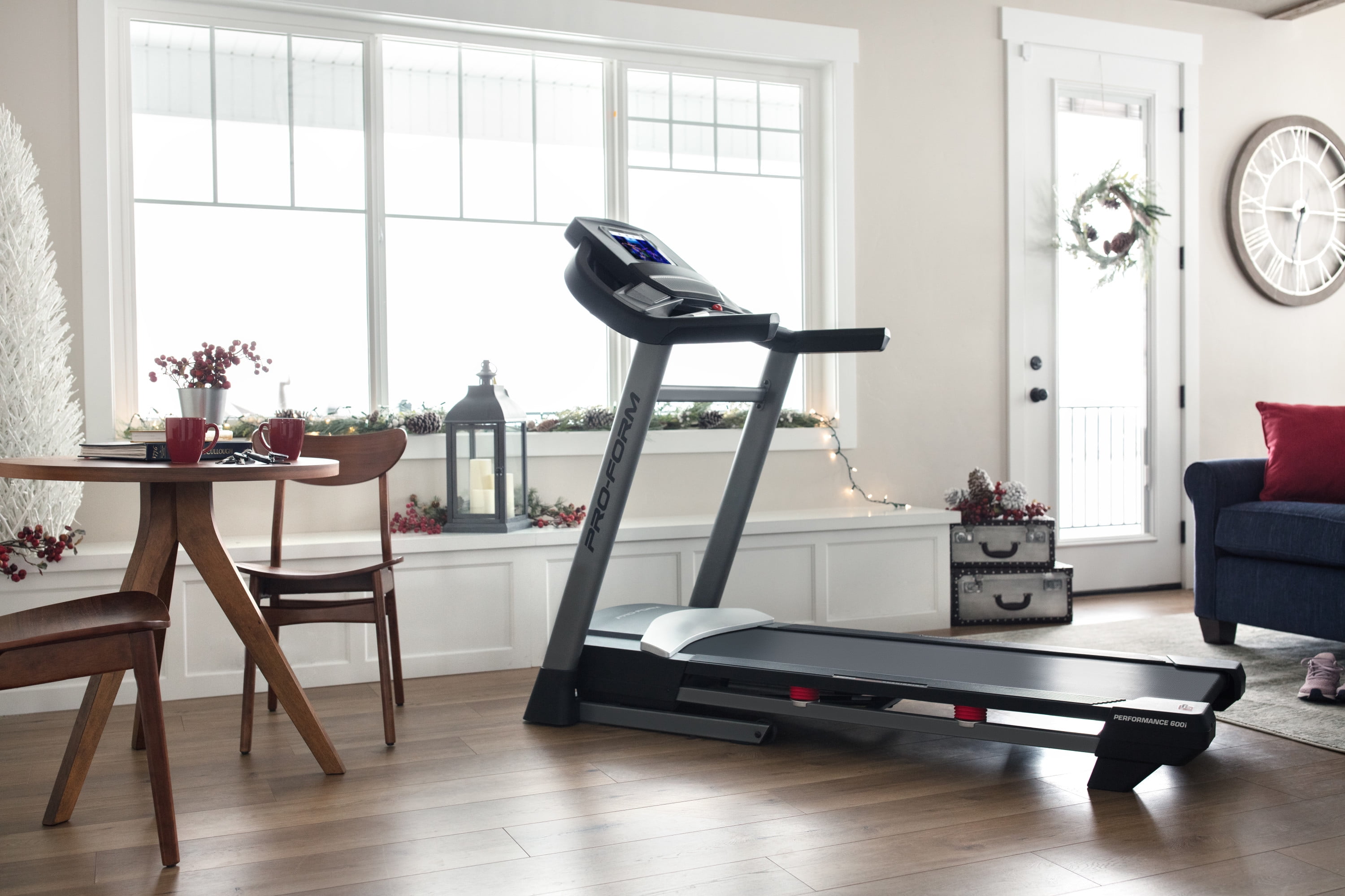 ProForm SMART Performance 600i Treadmill with 30 Day iFIT