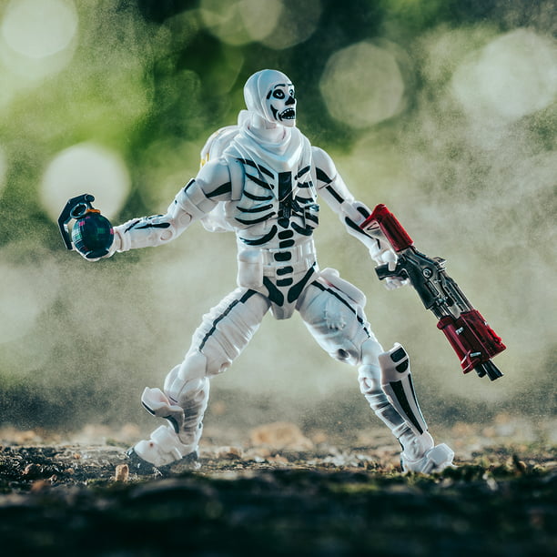 Fortnite 6 Legendary Figure Skull Trooper Inverted Walmart Com Walmart Com - roblox the robots bones